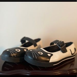 T.U.K cat buckled flats